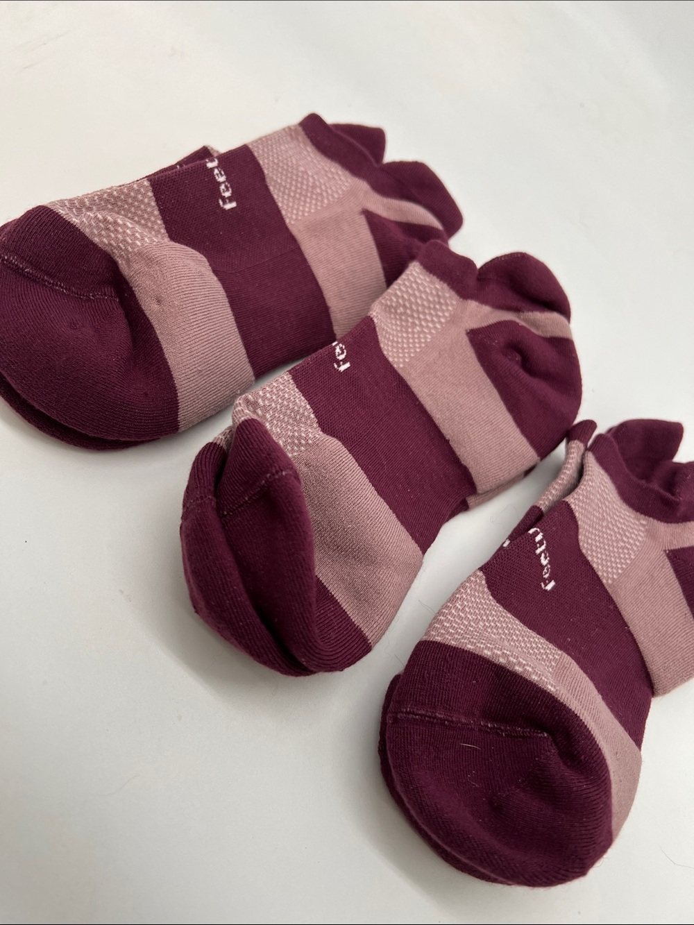 NBW Feetures High Performance Light Cushion No Show Tab Socks – Size Med - Picture 3 of 4